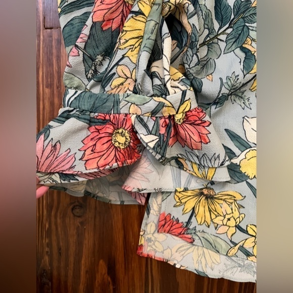 ZARA Basic Collection Green Floral Bow Blouse - Picture 8 of 9